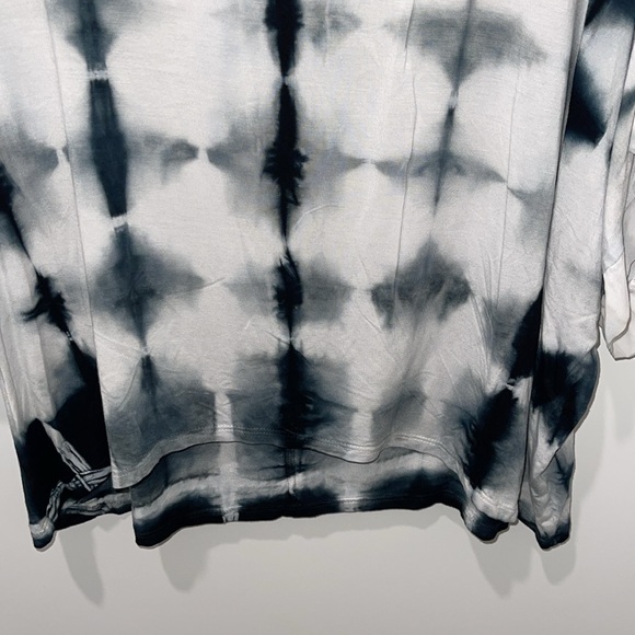 Tie-Dye Women's Top Size Large - Picture 3 of 5